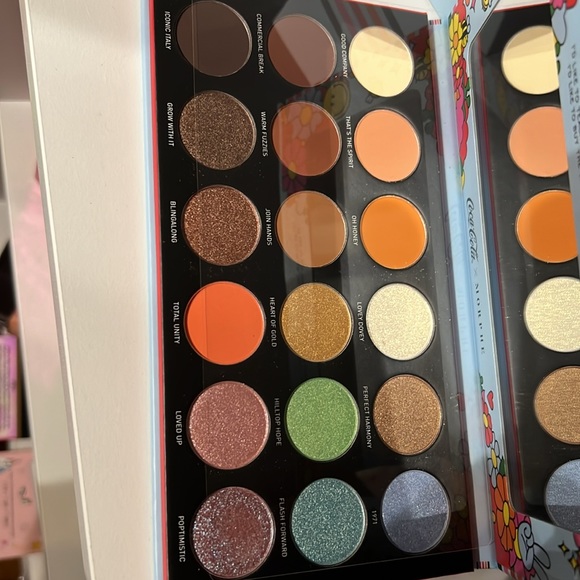 Morphe X Coca-Cola 1971 Complete Collection - Picture 13 of 13